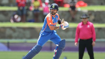 IND vs BAN: रोहित शर्मा के आउट होने के बाद विराट कोहली ने उल्टा दौड़कर लिया रन, जानिए मैच में ये कब और कैसे हुआ विराट कोहली ने बांग्लादेश के खिलाफ 37 रन बनाए.