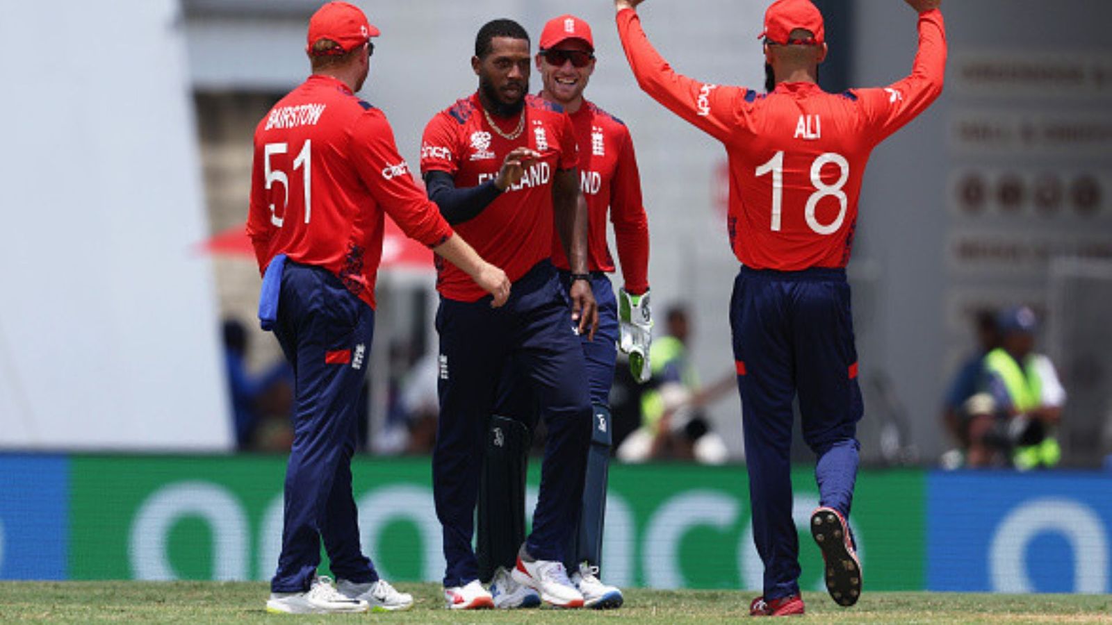 USA vs ENG : क्रिस जॉर्डन की हैट्रिक और जोस बटलर के तूफ़ान से उड़ा अमेरिका, इंग्लैंड ने टी20 वर्ल्ड कप के सेमीफाइनल में बनाई जगह USA vs ENG : क्रिस जॉर्डन की हैट्रिक और जोस बटलर के तूफ़ान से उड़ा अमेरिका, इंग्लैंड ने टी20 वर्ल्ड कप के सेमीफाइनल में बनाई जगह