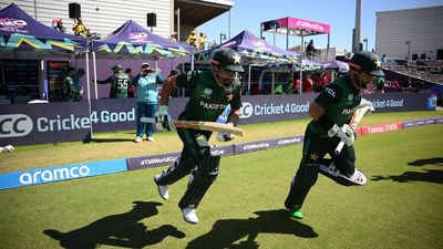 T20 World Cup 2024 में बुरी तरह फ्लॉप रहे मोहम्मद रिजवान ने पाकिस्तान पहुंचते ही मचाई तबाही, 15 चौके और 2 छक्के के दम पर खेली तूफानी पारी मोहम्मद रिजवान ने टी20 वर्ल्ड कप में एक फिफ्टी लगाई थी