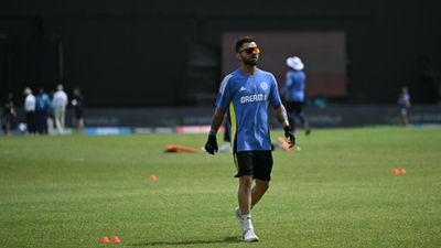 IND vs AUS: 'विराट कोहली के मुंह खून लग चुका है, वो कुछ भी कर सकता है', भारतीय क्रिकेटर का बड़ा बयान, कहा- ऑस्ट्रेलिया की खैर नहीं मैदान पर अभ्यास करने के दौरान विराट कोहली