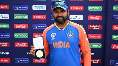 भारत ने ऑस्ट्रेलिया को हराकर खटाखट तोड़े पाकिस्तान के बड़े कीर्तिमान, रोहित शर्मा ने बाबर आजम का वर्ल्ड रिकॉर्ड किया ध्वस्त रोहित शर्मा ऑस्ट्रेलिया के खिलाफ प्लेयर ऑफ दी मैच बने.