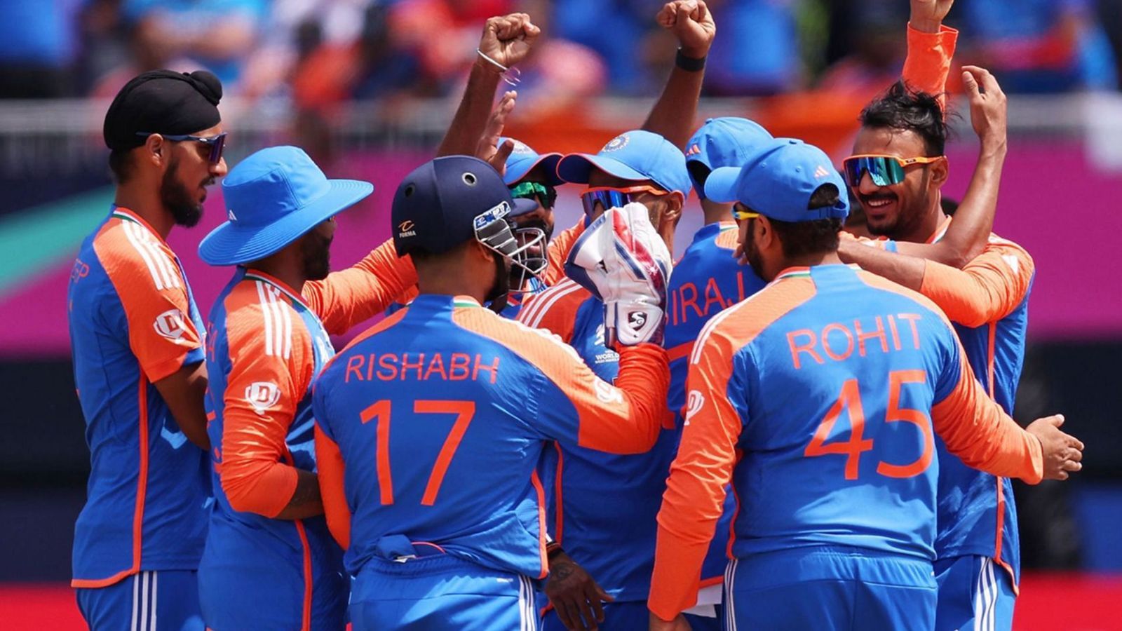 T20 WC 2024: टीम इंडिया की जीत पर दिल्ली पुलिस का हिट एंड रन केस! जानें 11 भारतीय खिलाड़ियों पर लगा किस चीज की चोरी का आरोप? T20 WC 2024: टीम इंडिया की जीत पर दिल्ली पुलिस का हिट एंड रन केस! जानें 11 भारतीय खिलाड़ियों पर लगा किस चीज की चोरी का आरोप?