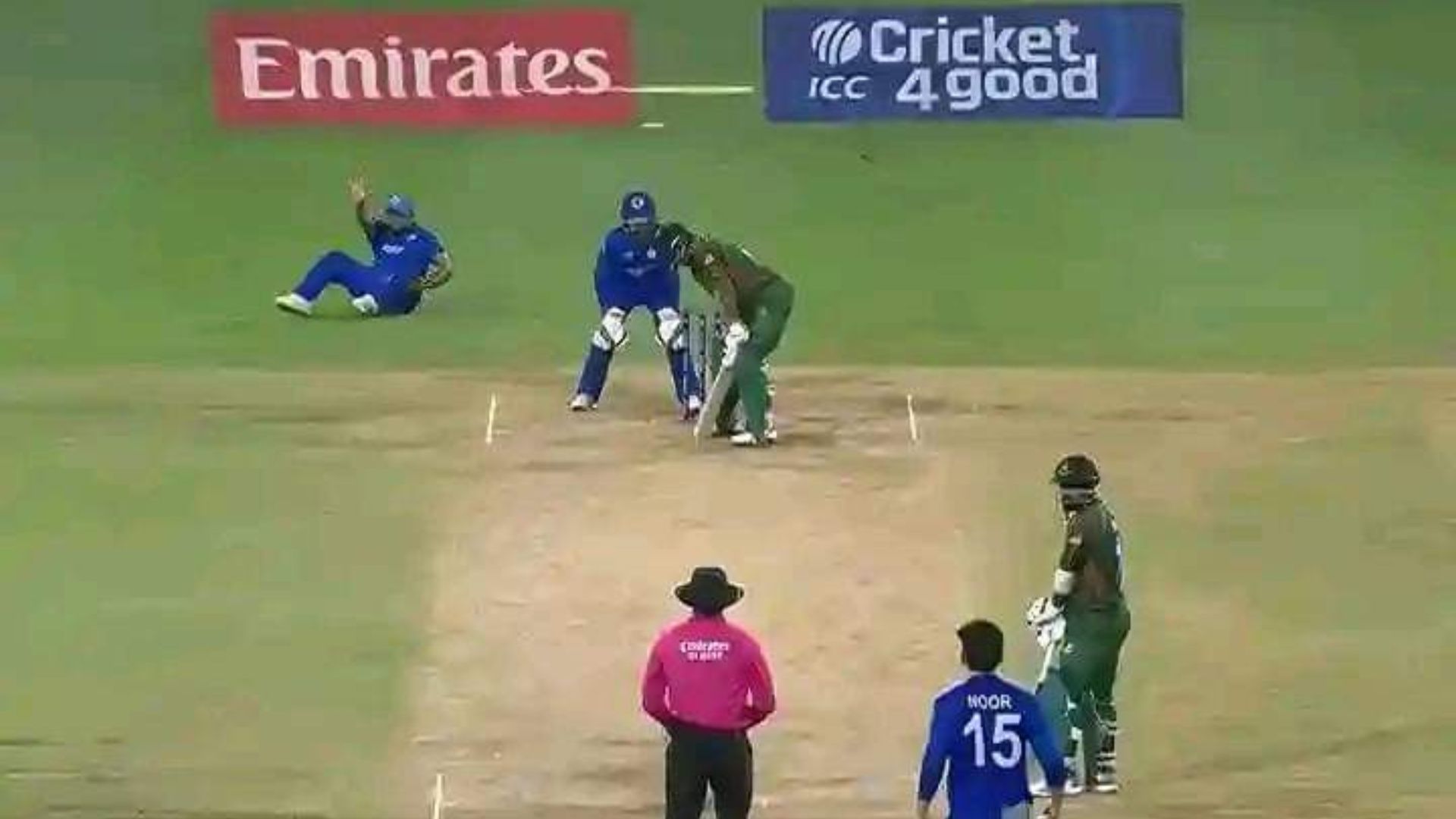 बांग्लादेश के खिलाफ कोच के कहने पर गुलबदीन नईब ने जो किया क्या वो ICC रूलबुक में अपराध है? जानिए पूरी बात