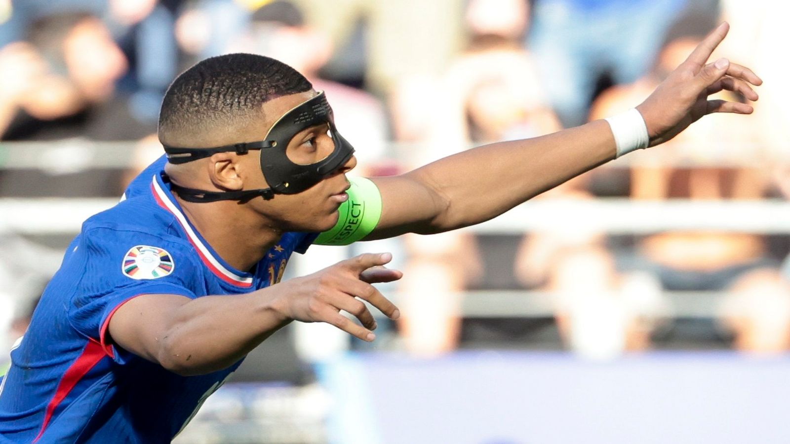 Euro Cup 2024: टूटी नाक के साथ मैदान पर उतरे एमबाप्पे के दम पर फ्रांस प्री क्वार्टर फाइनल में, जानें डेनमार्क, इंग्लैंड और ऑस्ट्रिया का क्या हुआ Euro Cup 2024: टूटी नाक के साथ मैदान पर उतरे एमबाप्पे के दम पर फ्रांस प्री क्वार्टर फाइनल में, जानें डेनमार्क, इंग्लैंड और ऑस्ट्रिया का क्या हुआ