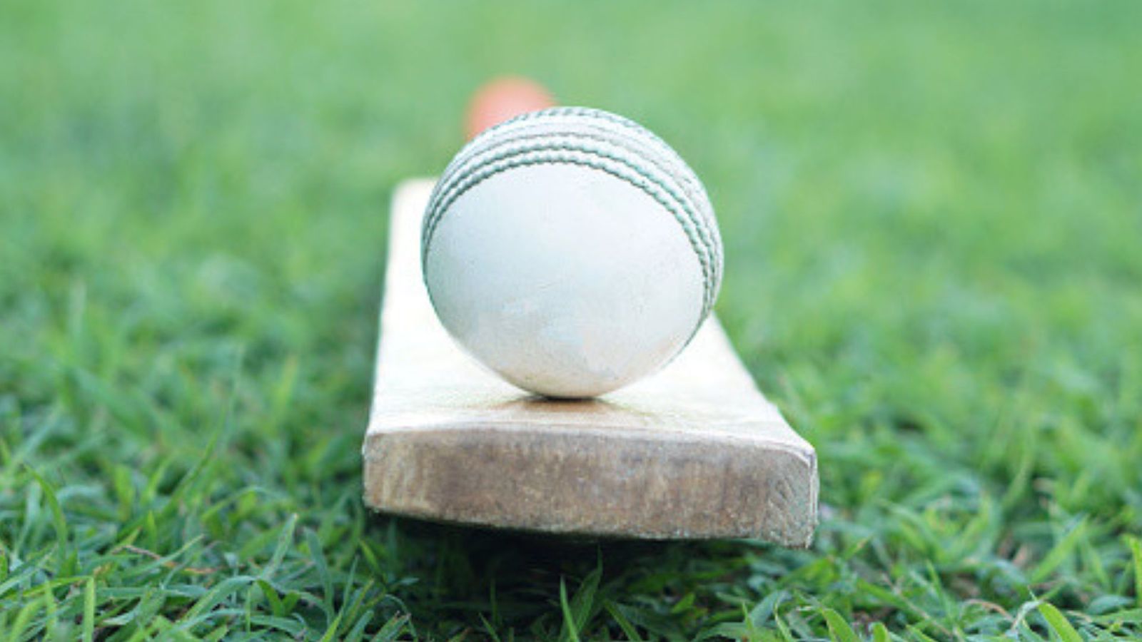 6,6,6,6,6,4,4,4 : इंग्लैंड के बल्लेबाज ने एक ओवर में 43 रन ठोककर सबको किया हैरान! भारत के सामने मुकाबले से पहले ये क्या हुआ ? देखें Video 6,6,6,6,6,4,4,4 : इंग्लैंड के बल्लेबाज ने एक ओवर में 43 रन ठोककर सबको किया हैरान! भारत के सामने मुकाबले से पहले ये क्या हुआ ? देखें Video