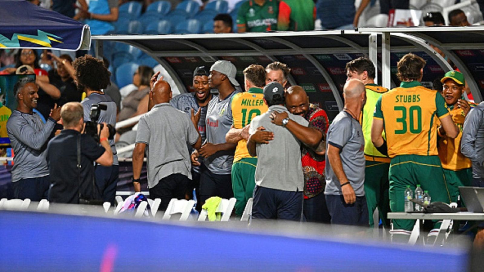 T20 World Cup 2024: डिविलियर्स-स्टेन से लेकर ग्रेम स्मिथ तक, 32 साल बाद साउथ अफ्रीका के फाइनल में पहुंचते ही झूमे 'जख्मी' दिग्गज T20 World Cup 2024: डिविलियर्स-स्टेन से लेकर ग्रेम स्मिथ तक, 32 साल बाद साउथ अफ्रीका के फाइनल में पहुंचते ही झूमे 'जख्मी' दिग्गज