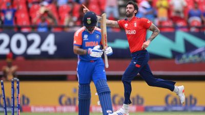 IND vs ENG, Virat Kohli : विराट कोहली की खराब फॉर्म पर रवि शास्त्री ने दिया विस्फोटक बयान, कहा - उसका गेम... इंग्लैंड के सामने क्लीन बोल्ड होने के बाद विराट कोहली