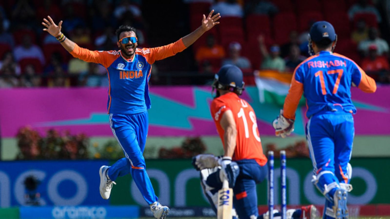IND vs ENG: 12 साल बाद T20WC में इंग्लैंड के बल्लेबाज को आउट करने वाले पहले भारतीय गेंदबाज बने अक्षर पटेल, आखिरी बार इस पेसर ने किया था कमाल IND vs ENG: 12 साल बाद T20WC में इंग्लैंड के बल्लेबाज को आउट करने वाले पहले भारतीय गेंदबाज बने अक्षर पटेल, आखिरी बार इस पेसर ने किया था कमाल
