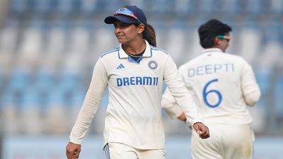 बड़ी खबर: हरमनप्रीत कौर की टीम इंडिया के नाम वर्ल्ड रिकॉर्ड दर्ज, महिला टेस्ट क्रिकेट के इतिहास का बनाया सबसे बड़ा स्कोर टीम इंडिया का चेन्नई टेस्ट में कमाल