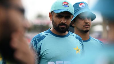 'भारत, ऑस्ट्रेलिया तो छोड़ो, नेपाल की टीम भी बाबर आजम को नहीं लेगी', पाकिस्तान कप्तान पर फूटा दिग्गज क्रिकेटर का गुस्सा ट्रेनिंग के दौरान बाबर आजम