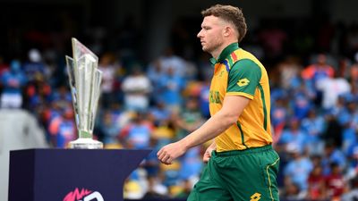'T20 इंटरनेशनल क्रिकेट से संन्यास', डेविड मिलर ने रिटायरमेंट की अफवाह पर तोड़ी चुप्पी, T20 World Cup 2024 Final के बाद क्रिकेट छोड़ने को लेकर दिया अपडेट डेविड मिलर साउथ अफ्रीका की हार से काफी निराश हैं