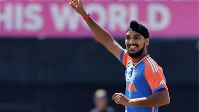 टी20 वर्ल्ड कप 2024 फाइनल से पहले क्या थे रोहित शर्मा के आखिरी शब्द, अर्शदीप सिंह ने खोला राज, बताया उनका मास्टर प्लान अर्शदीप सिंह विकेट लेने के बाद