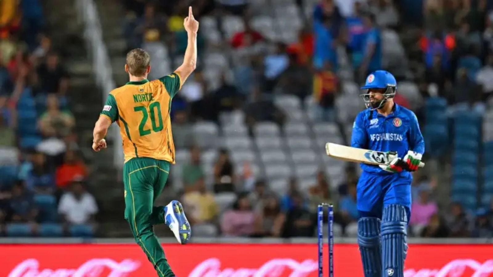 अफगानिस्तान जिस मैदान में 56 रन पर सिमटा उसकी पिच बनाने वाले ने मानी गलती, 11 दिन बाद कहा- मंशा थी कि... अफगानिस्तान जिस मैदान में 56 रन पर सिमटा उसकी पिच बनाने वाले ने मानी गलती, 11 दिन बाद कहा- मंशा थी कि...