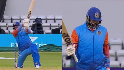 IND C vs AUS C: क्रिकेटर से नेता बने यूसुफ पठान ने ऑस्ट्रेलियाई गेंदबाजों का बनाया भूत, लेकिन 41 साल के ऑलराउंडर के 7 छक्कों ने भारत को 23 रन से डुबोया मैच के दौरान शॉट खेलते यूसुफ पठान