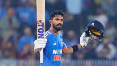 टीम इंडिया में विराट कोहली की नंबर 3 की जगह भरने पर ऋतुराज गायकवाड़ ने पल्ला झाड़ा, बोले- ऐसा करना बहुत कठिन ऋतुराज गायकवाड़ भारत की टी20 में कप्तानी कर चुके हैं.