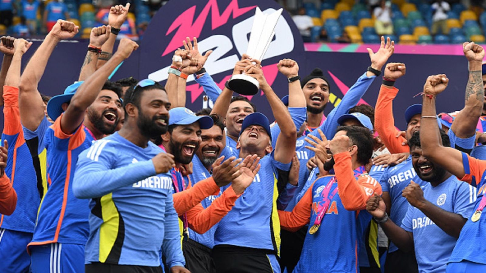 'रोहित शर्मा और विराट कोहली ने...', द्रविड़ का टी20 वर्ल्ड कप विक्ट्री सेलिब्रेशन देख हैरान रह गए थे वीवीएस लक्ष्मण, अब किया खुलासा 'रोहित शर्मा और विराट कोहली ने...', द्रविड़ का टी20 वर्ल्ड कप विक्ट्री सेलिब्रेशन देख हैरान रह गए थे वीवीएस लक्ष्मण, अब किया खुलासा