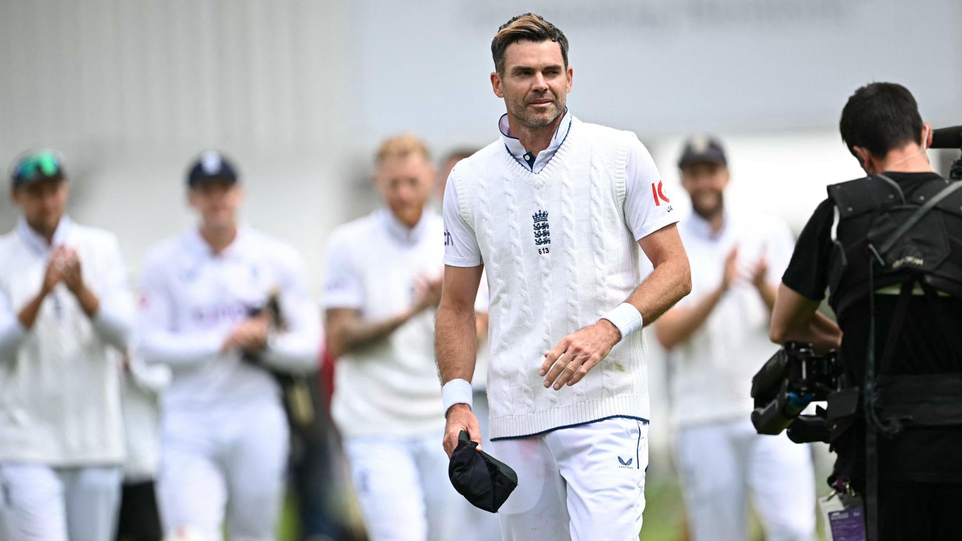 James Anderson : 21 साल का टेस्ट करियर समाप्त करने के बाद जेम्स एंडरसन ने बताई आप बीती, कहा - 55 साल के जैसा महसूस हो रहा और दर्द...