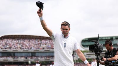 जेम्स एंडरसन ने 21 साल के करियर में बनाए ये 21 करिश्माई रिकॉर्ड, सबसे बड़े कीर्तिमान में कुलदीप यादव ने की मदद टेस्ट क्रिकेट करियर समाप्त करने के बाद जेम्स एंडरसन