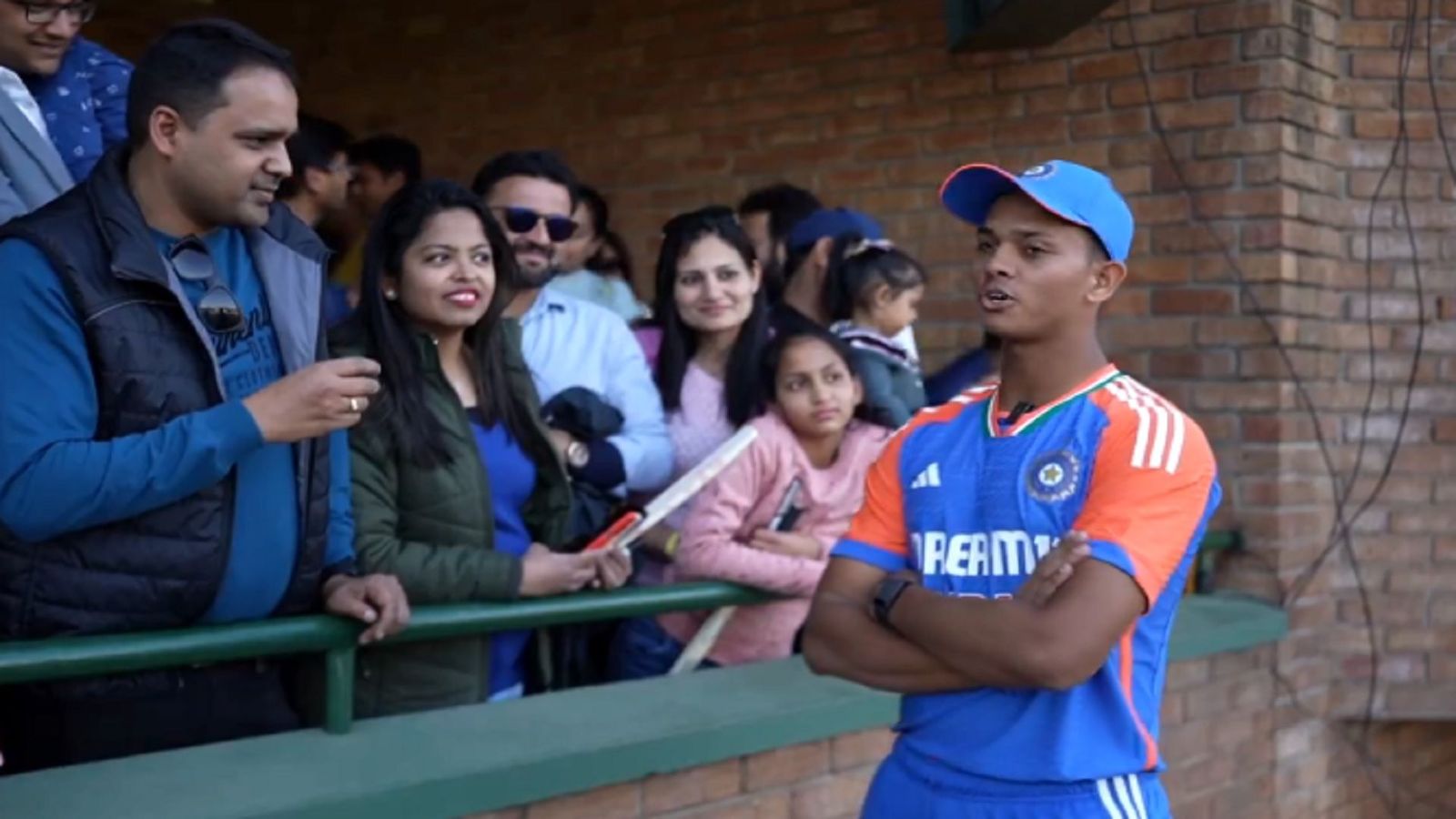 टी20 वर्ल्ड कप में एक भी मैच ना खेलने के बावजूद कैसे अपनी फॉर्म को रखा बरकरार? फैन के सवाल पर जायसवाल ने दिया दिल जीतने वाला जवाब टी20 वर्ल्ड कप में एक भी मैच ना खेलने के बावजूद कैसे अपनी फॉर्म को रखा बरकरार? फैन के सवाल पर जायसवाल ने दिया दिल जीतने वाला जवाब