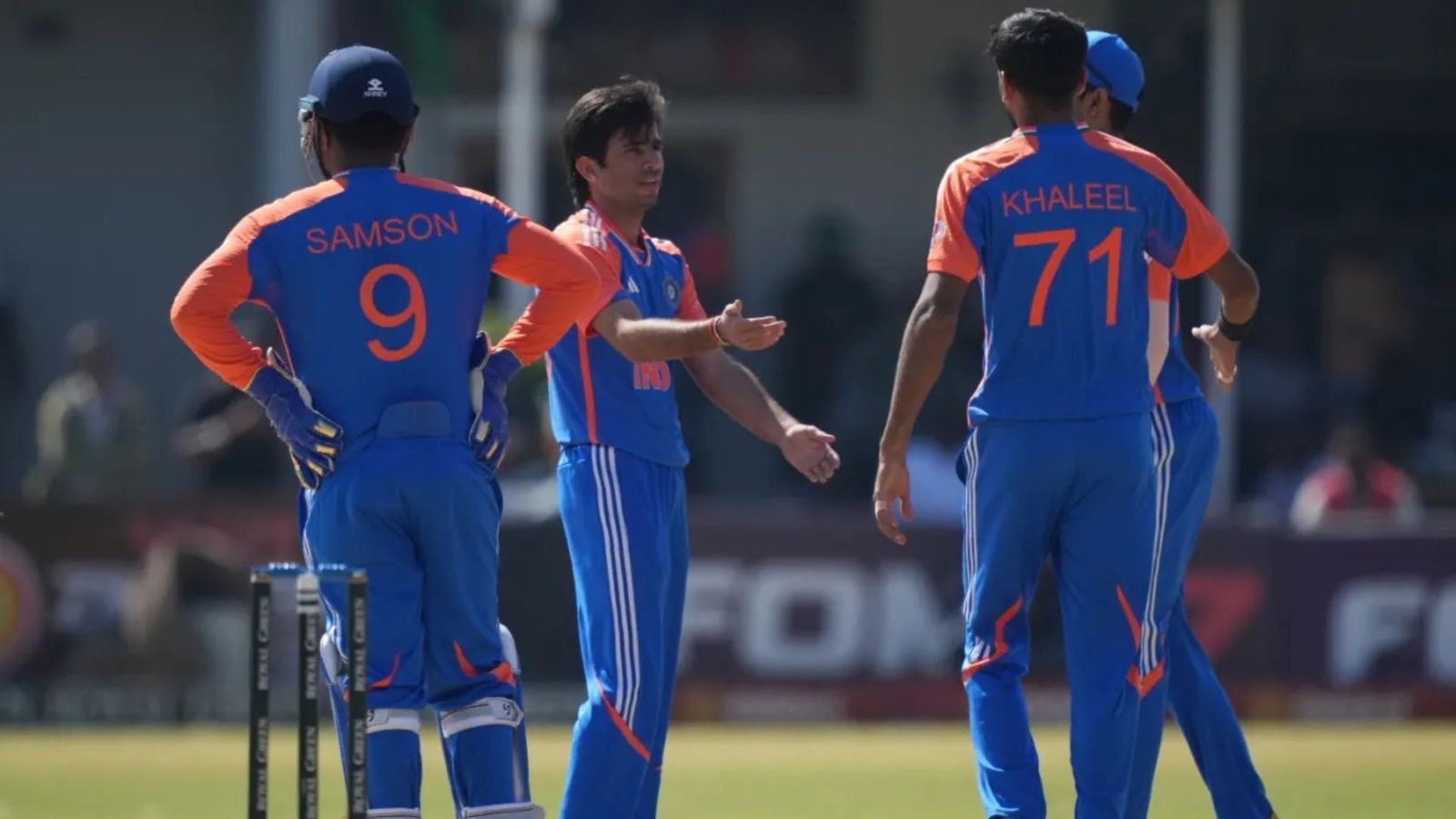 टीम इंडिया के स्टार पेसर ने 5 साल बाद कमबैक कर दिया भावुक करने वाला बयान, कहा- 'यह सीरीज मेरे लिए सबकुछ' टीम इंडिया के स्टार पेसर ने 5 साल बाद कमबैक कर दिया भावुक करने वाला बयान, कहा- 'यह सीरीज मेरे लिए सबकुछ'