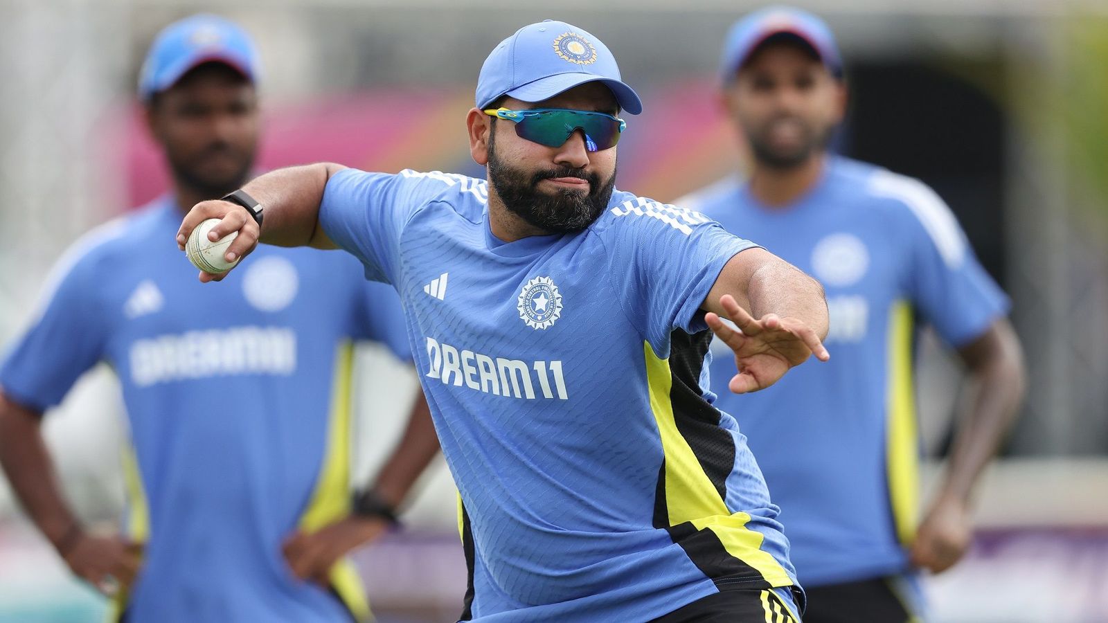 रोहित शर्मा ने मानी हेड कोच गौतम गंभीर की बात, लंबी छुट्टियों से जल्दी लौटेंगे हिटमैन, श्रीलंका के खिलाफ खेलेंगे वनडे सीरीज! रोहित शर्मा ने मानी हेड कोच गौतम गंभीर की बात, लंबी छुट्टियों से जल्दी लौटेंगे हिटमैन, श्रीलंका के खिलाफ खेलेंगे वनडे सीरीज!