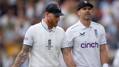 रिटायरमेंट के बाद क्या करेंगे जेम्स एंडरसन? इंग्लैंड के कप्तान बेन स्टोक्स ने बता दिया पूरा प्लान मैच के दौरान बेन स्टोक्स और जेम्स एंडरसन
