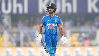 इशान किशन के साथ फिर हुई नाइंसाफी? साथी खिलाड़ी निकल गए आगे, जानें कैसे इस बार भी टूटा सपना आउट होने के बाद मैदान से बाहर जाते इशान किशन