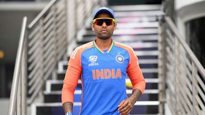 IND vs SL Squad Announced: टी20 के नए कप्तान बने सूर्यकुमार यादव, वनडे में रोहित- विराट की वापसी ड्रेसिंग रूम से मैदान पर जाते हुए सूर्यकुमार यादव