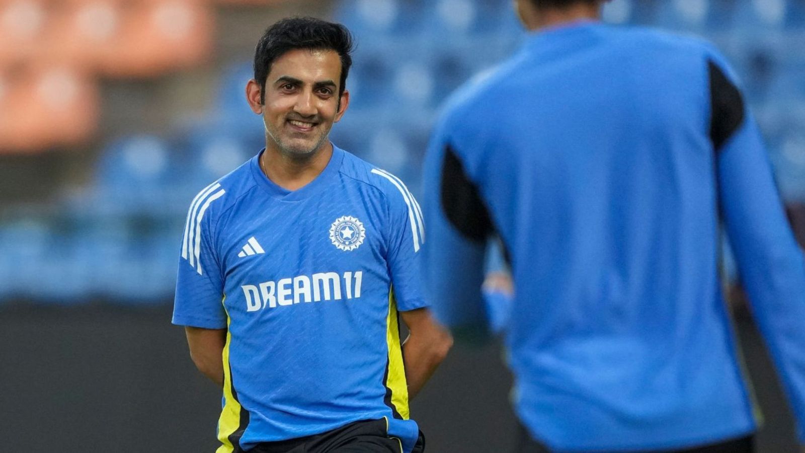 IND vs SL: गौतम गंभीर को लेकर इस बात पर भड़का पूर्व भारतीय बल्लेबाज? कोच की बजाय खेल पर ध्यान देने की दी नसीहत IND vs SL: गौतम गंभीर को लेकर इस बात पर भड़का पूर्व भारतीय बल्लेबाज? कोच की बजाय खेल पर ध्यान देने की दी नसीहत