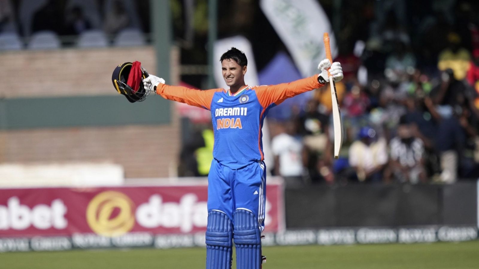 अभिषेक शर्मा को नजरअंदाज करने पर दिग्गज ऑलराउंडर ने BCCI को घेरा, युवाओं के सही इस्तेमाल पर दी नसीहत  अभिषेक शर्मा को नजरअंदाज करने पर दिग्गज ऑलराउंडर ने BCCI को घेरा, युवाओं के सही इस्तेमाल पर दी नसीहत