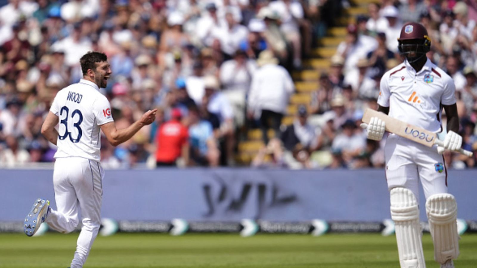 ENG vs WI : मार्क वुड के 'पंजे' से इंग्लैंड ने 10 विकेट से जीता तीसरा टेस्ट, वेस्टइंडीज का सीरीज में हुआ सूपड़ा साफ़  ENG vs WI : मार्क वुड के 'पंजे' से इंग्लैंड ने 10 विकेट से जीता तीसरा टेस्ट, वेस्टइंडीज का सीरीज में हुआ सूपड़ा साफ़