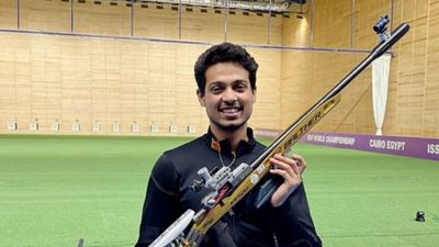 Paris Olympics 2024: शूटिंग में एक और मेडल की उम्मीद, 50 मीटर एयर राइफल थ्री पोजीशन के फाइनल में पहुंचे स्वप्निल कुसले, ऐश्वर्य तोमर चूके स्वप्निल कुसले फाइनल में पहुंचे