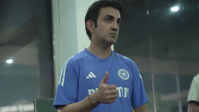 IND vs SL : हार्दिक पंड्या सहित टी20 सीरीज के बाद ब्रेक पर जाने वाले खिलाड़ियों को गौतम गंभीर ने दिया कड़ा मैसेज, कहा - ध्यान रखना जब वापसी होगी तो... टी20 सीरीज के बाद रेसिंग रूम में स्पीच देते गौतम गंभीर