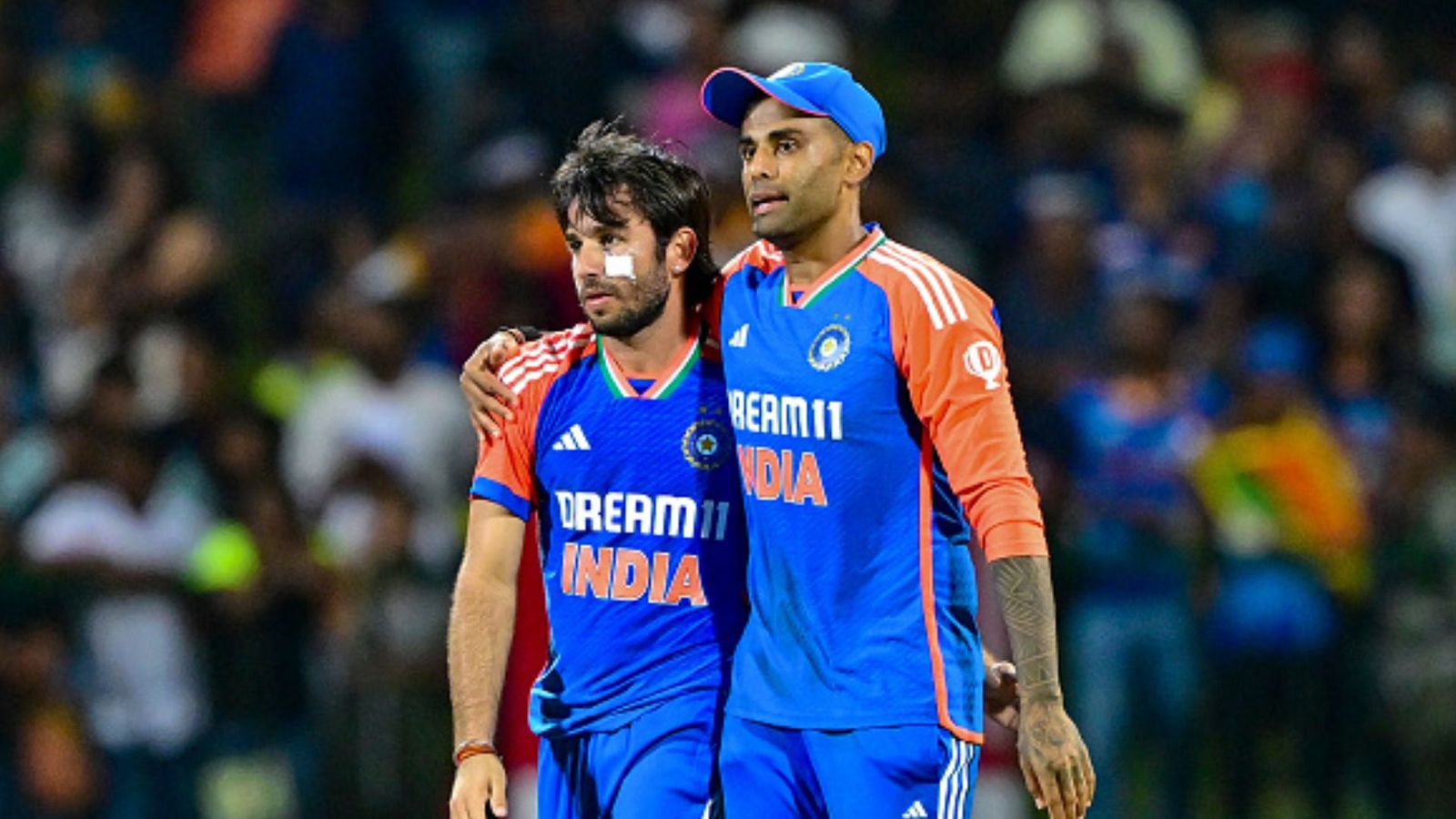 IND vs SL : टीम इंडिया में खिलाड़ियों के गुट न बने तो सूर्यकुमार यादव ने उठाया ये बड़ा कदम, जडेजा ने जताई आपत्ति और दागा सवाल IND vs SL : टीम इंडिया में खिलाड़ियों के गुट न बने तो सूर्यकुमार यादव ने उठाया ये बड़ा कदम, जडेजा ने जताई आपत्ति और दागा सवाल