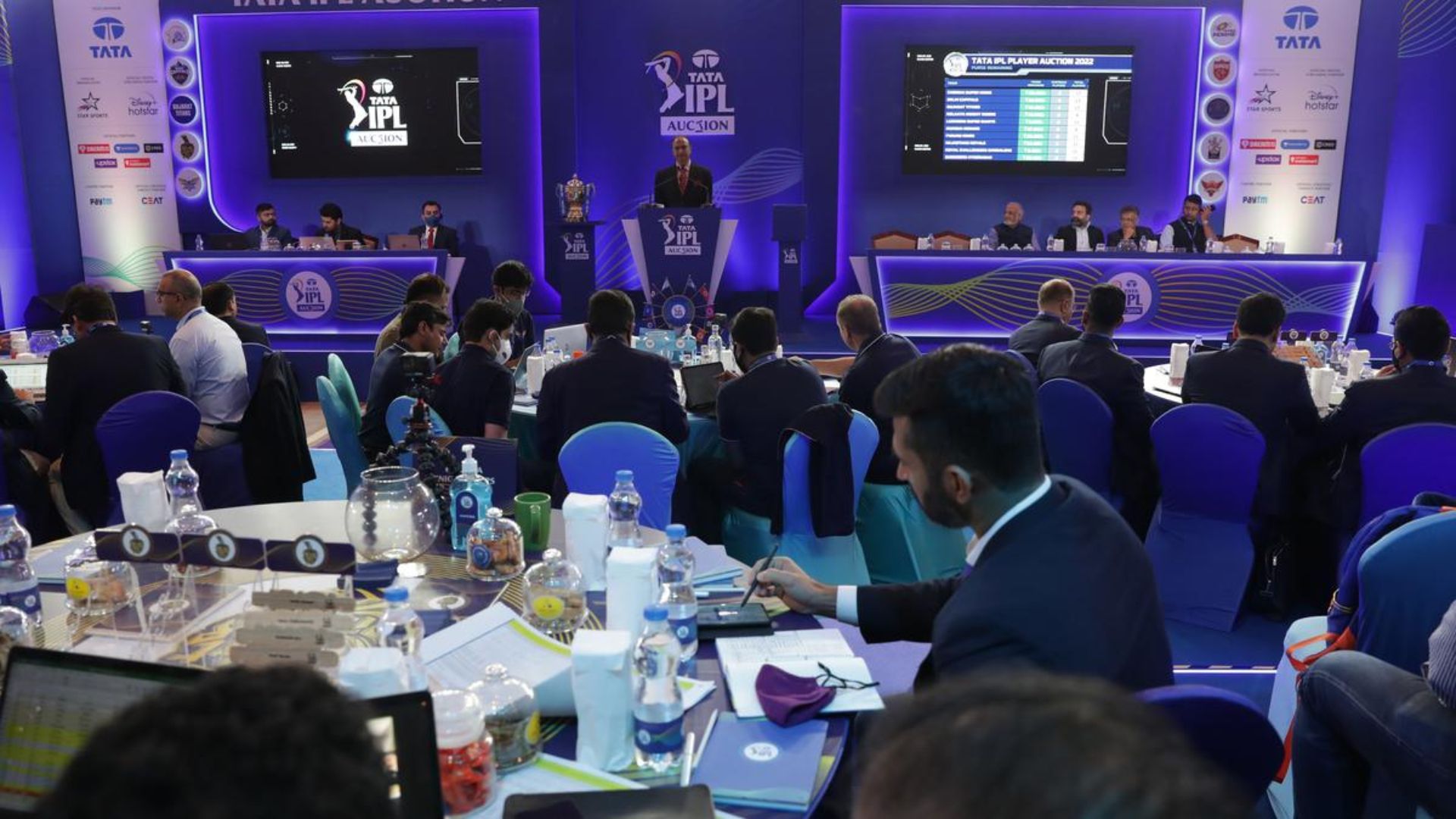 IPL 2025: शाहरुख खान की KKR समेत इन 6 टीमों ने आईपीएल 2025 मेगा ऑक्शन के लिए सख्ती से किया इनकार, जानिए क्या रही वजह