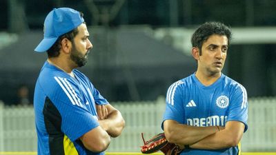 IND vs SL: गौतम गंभीर के साथ इन 4 मुद्दों पर हुई रोहित शर्मा की चर्चा, जानें क्या है कोच-कप्तान का प्लान रोहित शर्मा और गौतम गंभीर