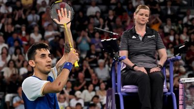 Paris Olympic, Badminton : लक्ष्य सेन ने रचा इतिहास, चीनी ताइपे के खिलाड़ी को दौड़ा-दौड़ा कर हरा सेमीफाइनल में बनाई जगह, अब मेडल से सिर्फ एक कदम दूर Paris Olmypic के क्वार्टरफाइनल मैच में जीत के बाद लक्ष्य सेन