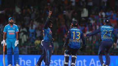 IND vs SL: भारतीय बल्लेबाजों को फंसाने के लिए श्रीलंकाई कप्तान ने रची थी चाल, मैच के बाद खुलासा कर कहा- जब ये बल्लेबाज आया... अर्शदीप का विकेट लेने के बाद जश्न मनाते असालंका