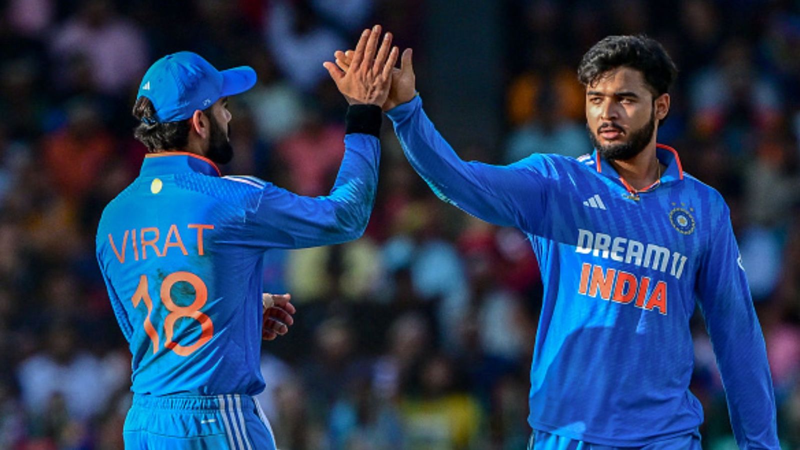 IND vs SL : वनडे डेब्यू मैच में तीन विकेट लेकर रियान पराग का बड़ा करिश्मा, पीयूष चावला के ख़ास क्लब में बनाई जगह IND vs SL : वनडे डेब्यू मैच में तीन विकेट लेकर रियान पराग का बड़ा करिश्मा, पीयूष चावला के ख़ास क्लब में बनाई जगह