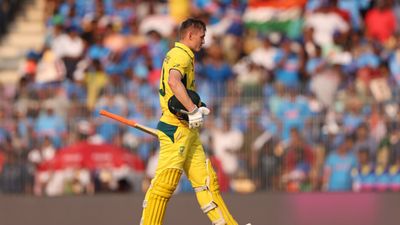 वनडे वर्ल्ड कप 2023 में धमाका करने वाले मार्नस लाबुशेन ने इस खास चीज को कहा अलविदा, जानें क्या था कनेक्शन आउट होने के बाद मैदान से बाहर जाते मार्नस लाबुशेन