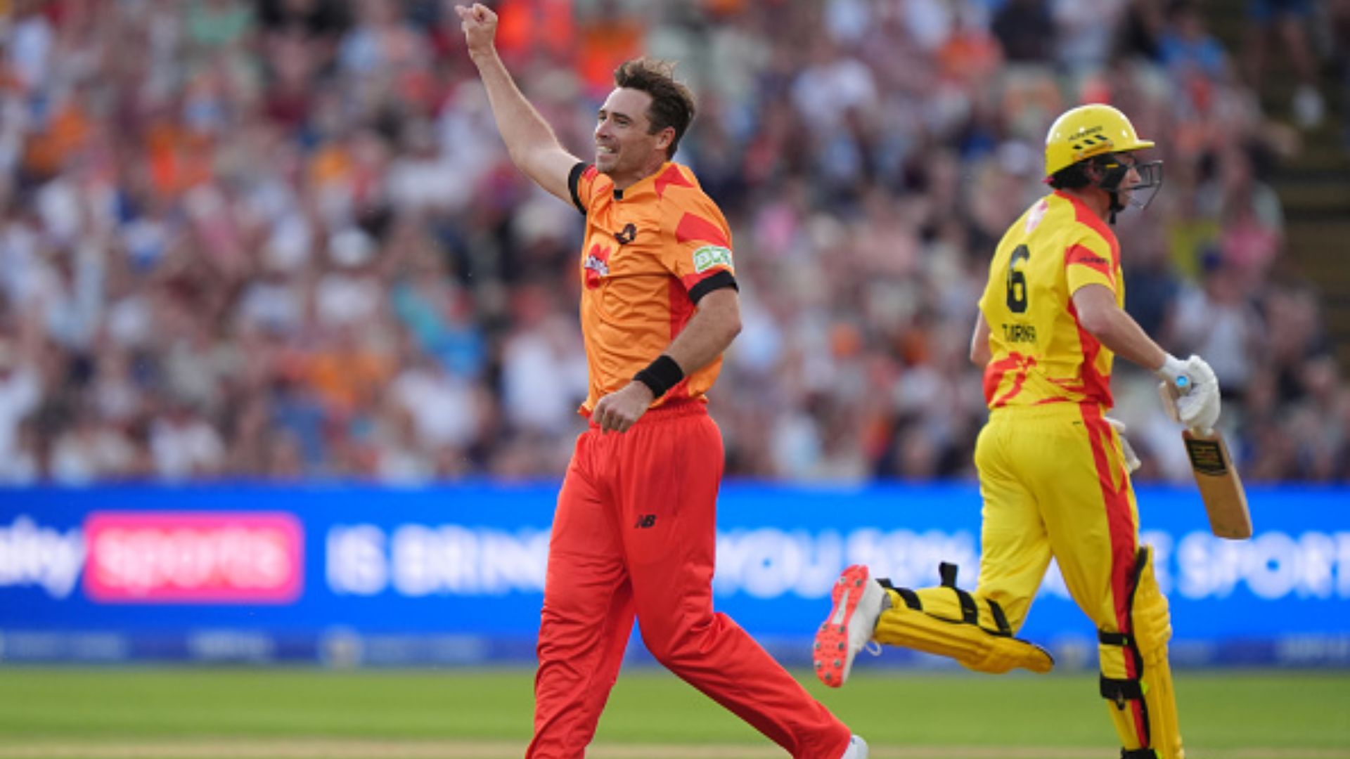 विकेट लेने के बाद जश्न मनाते टिम साउदी