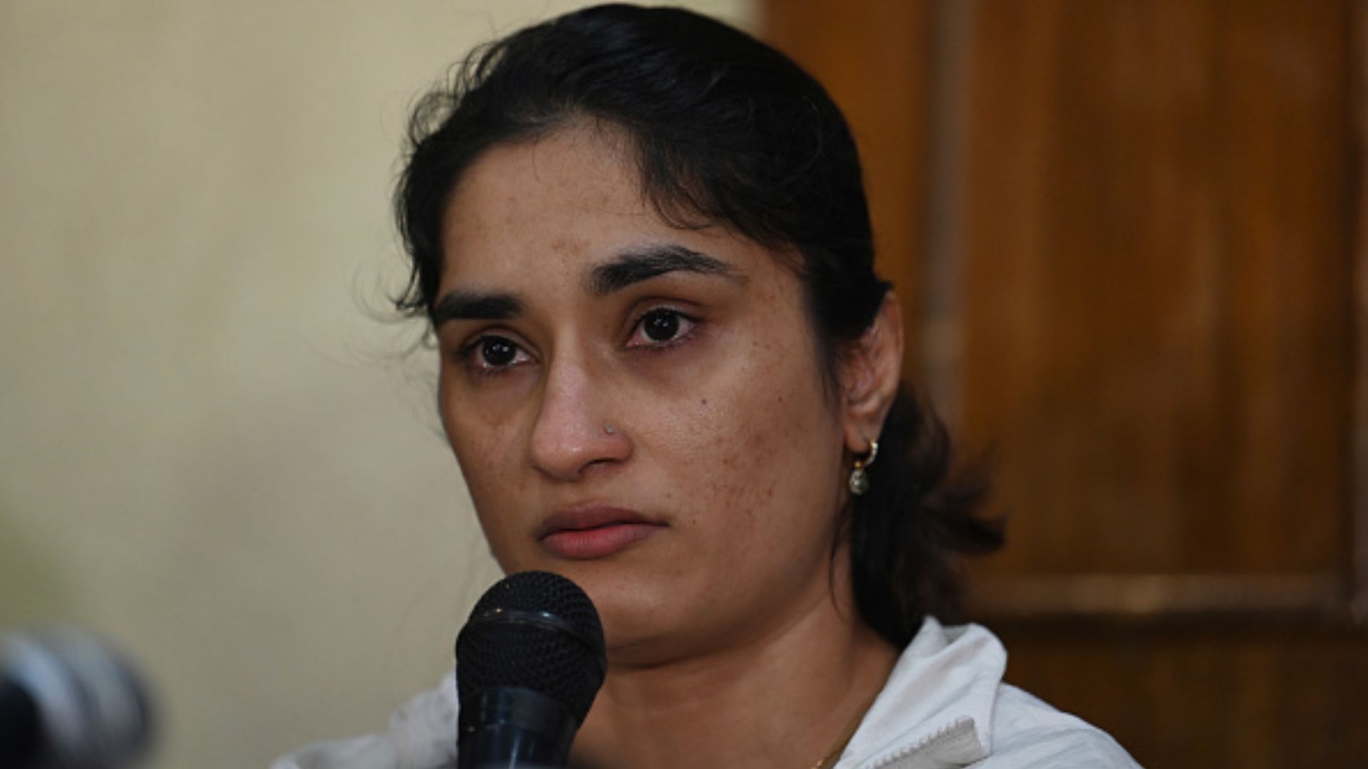 विनेश फोगाट के पति ने भारत आने के बाद दी दिल तोड़ने वाली खबर, बोले- कोई साथ नहीं खड़ा, हमारे लिए यहां...