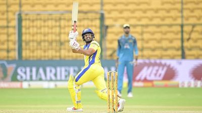 4 साल से IPL नहीं खेल पा रहे बल्लेबाज ने ठोका विस्फोटक शतक, 22 चौके-छक्के उड़ाकर बनाया टी20 करियर का सबसे बड़ा स्कोर करुण नायर ने भारत के लिए तिहरा शतक लगा रखा है.