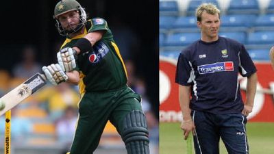 क्रिकेट इतिहास के 10 सबसे लंबे छक्के, रिकॉर्ड बुक में शाहिद अफरीदी-ब्रेट ली का नाम, जानें टॉप 10 में कितने भारतीय हैं शामिल शाहिद अफरीदी 158 मीटर लंबा छक्का लगा चुके हैं