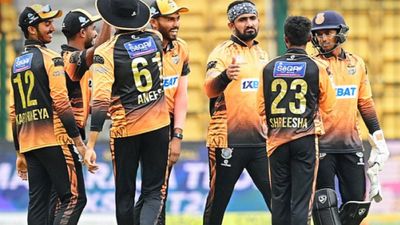 रोहित-हार्दिक की टीम को मनीष पांडे के धुरंधरों ने चटाई धूल, 20 गेंदों में दर्ज कर ली 8 विकेट से जीत हुबली टाइगर्स ने लगातार चौथी जीत हासिल की