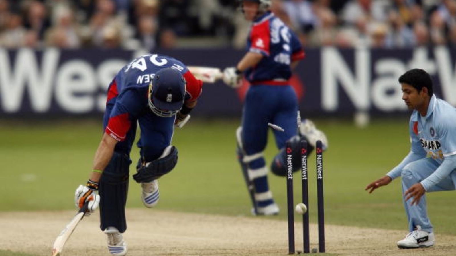 पीयूष चावला को केविन पीटरसन ने दी थी चेतावनी तो सचिन- सहवाग को आना पड़ा था बीच में, जानें पूरा मामला पीयूष चावला को केविन पीटरसन ने दी थी चेतावनी तो सचिन- सहवाग को आना पड़ा था बीच में, जानें पूरा मामला