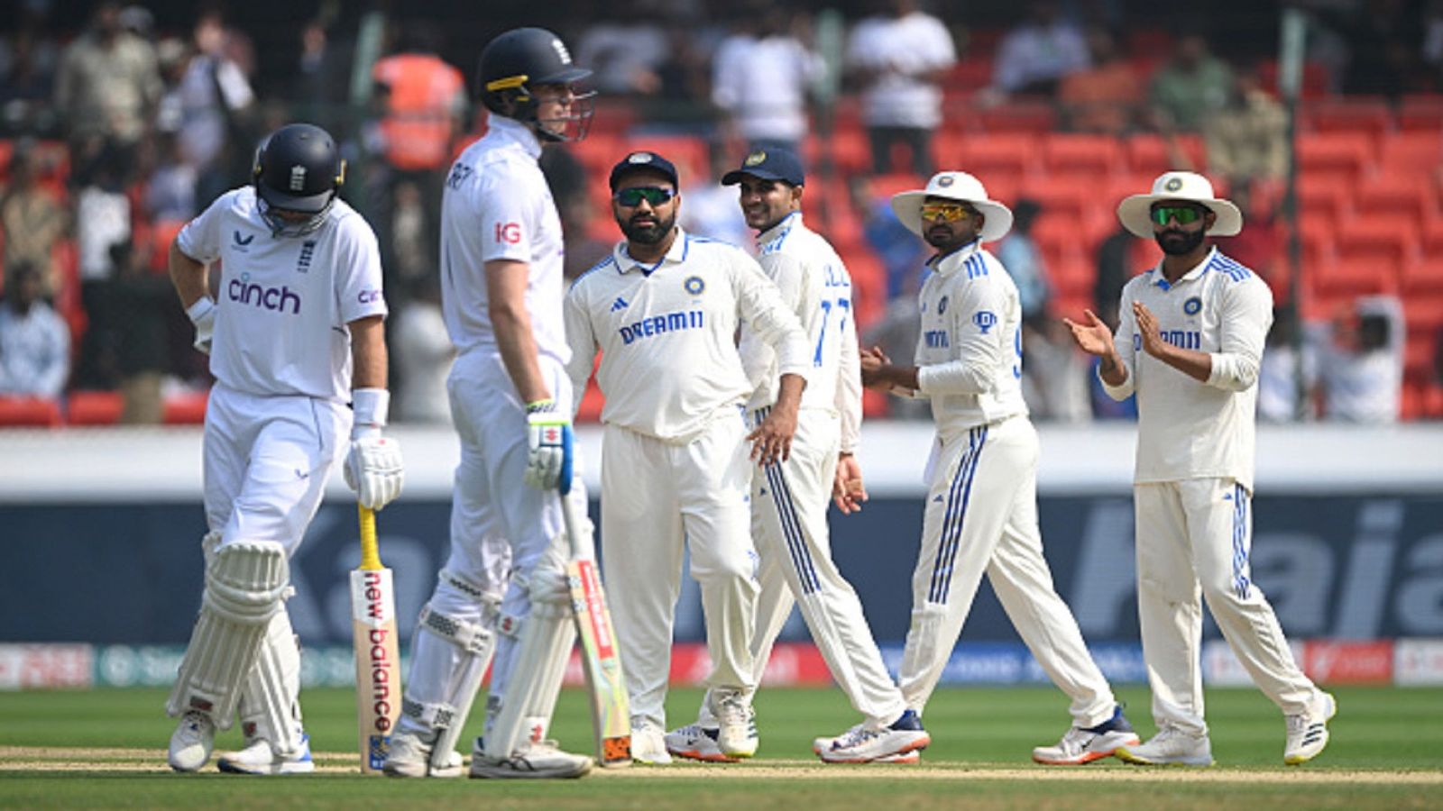 बड़ी खबर : भारत-इंग्लैंड टेस्ट सीरीज के शेड्यूल का हुआ ऐलान, जानिए कब और कहां खेले जाएंगे पांचों मुकाबले  बड़ी खबर : भारत-इंग्लैंड टेस्ट सीरीज के शेड्यूल का हुआ ऐलान, जानिए कब और कहां खेले जाएंगे पांचों मुकाबले