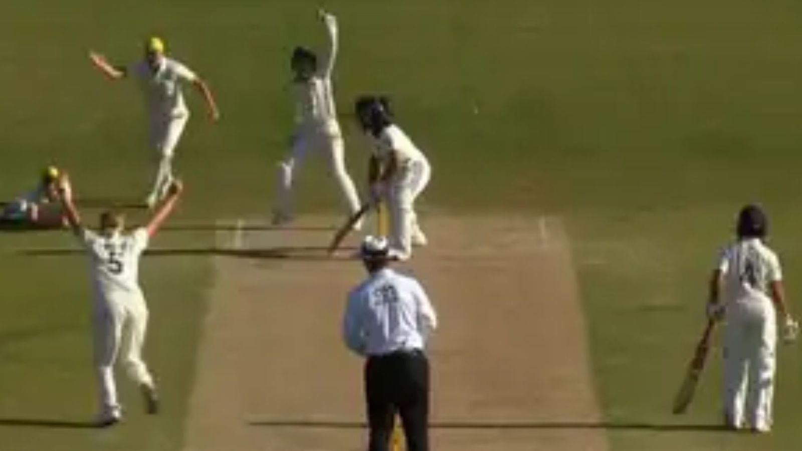 IND A vs AUS A : रोमांचक मोड़ पर टेस्ट मैच, आखिरी दिन टीम इंडिया को चाहिए 140 रन तो ऑस्ट्रेलिया जीत से 4 विकेट दूर IND A vs AUS A : रोमांचक मोड़ पर टेस्ट मैच, आखिरी दिन टीम इंडिया को चाहिए 140 रन तो ऑस्ट्रेलिया जीत से 4 विकेट दूर