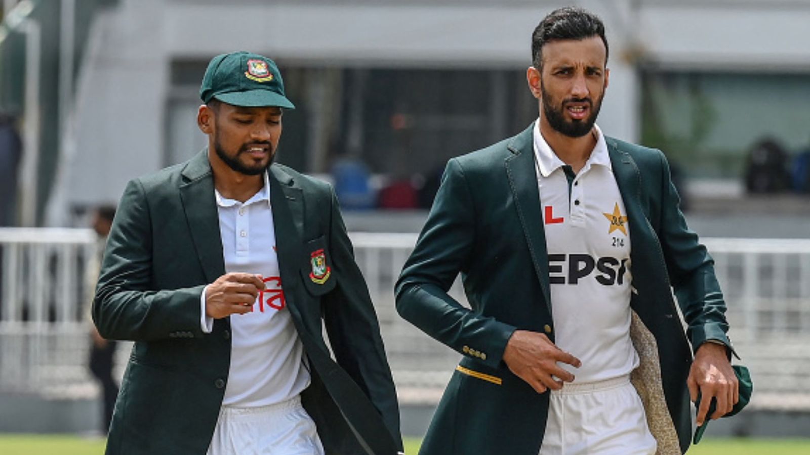 PAK vs BAN :'पाकिस्तान को इतना नीचे मैंने अपनी जिंदगी में नहीं देखा', बांग्लादेश से हार पर भड़के अहमद शहजाद, जानिए किसे ठहराया हार का जिम्मेदार? PAK vs BAN :'पाकिस्तान को इतना नीचे मैंने अपनी जिंदगी में नहीं देखा', बांग्लादेश से हार पर भड़के अहमद शहजाद, जानिए किसे ठहराया हार का जिम्मेदार?