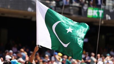 बड़ी खबर: चैंपियंस ट्रॉफी से पहले पाकिस्तान के तीन खिलाड़ियों पर लाइफटाइम बैन, यूरोपीय देश में शरण मांगने का है पूरा मामला पाकिस्तान के तीनों प्लेयर्स ने एशियाई चैम्पियंस ट्रॉफी के लिए ट्रेनिंग शिविर में हिस्सा